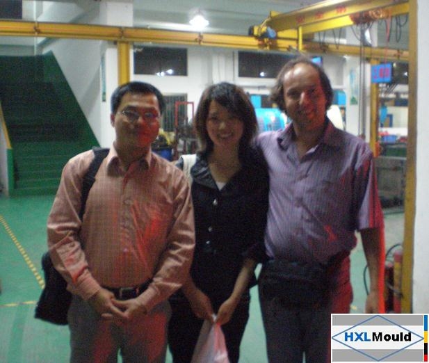 Our team met with Belgian customers to discuss solar energy projects and achieved cooperation.